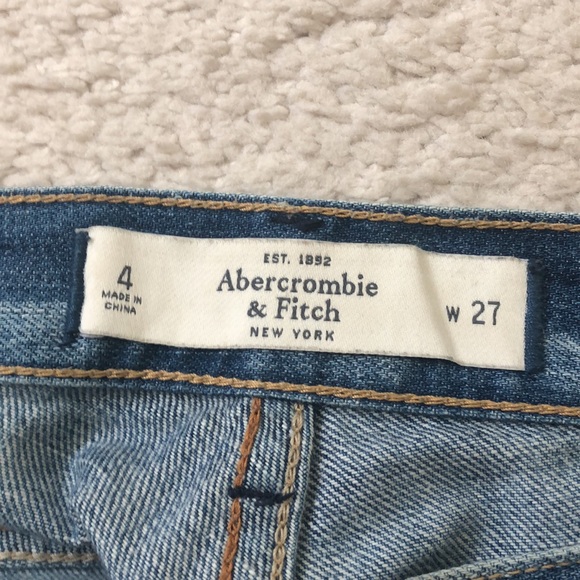 Abercrombie & Fitch med rise light wash destroyed denim Bermuda shorts size 27 - Picture 9 of 12
